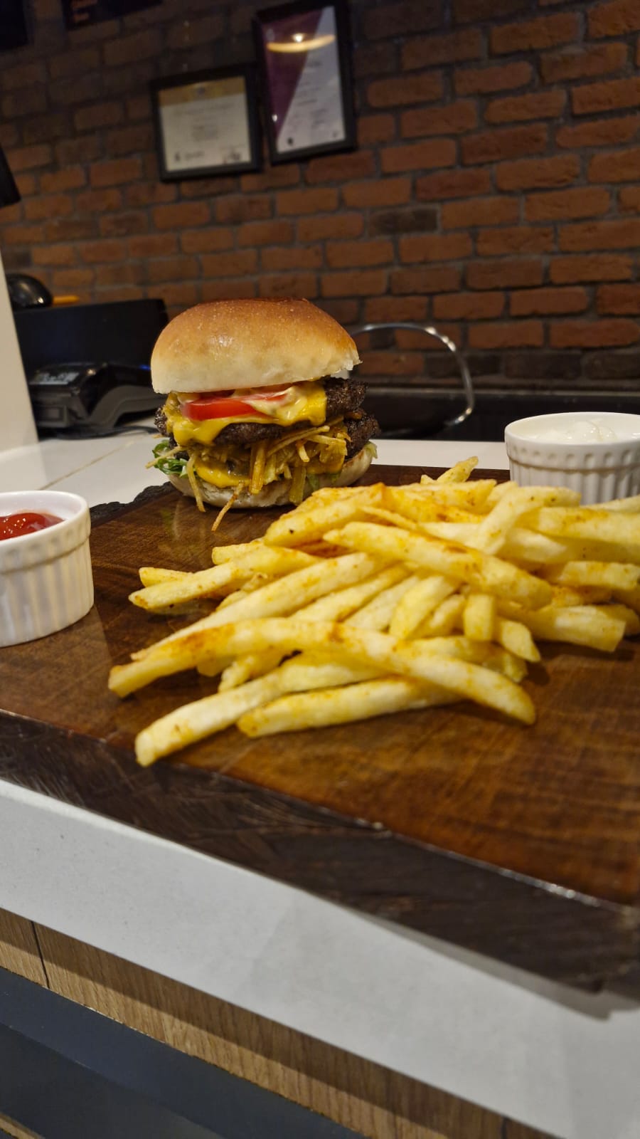 MAX BURGER